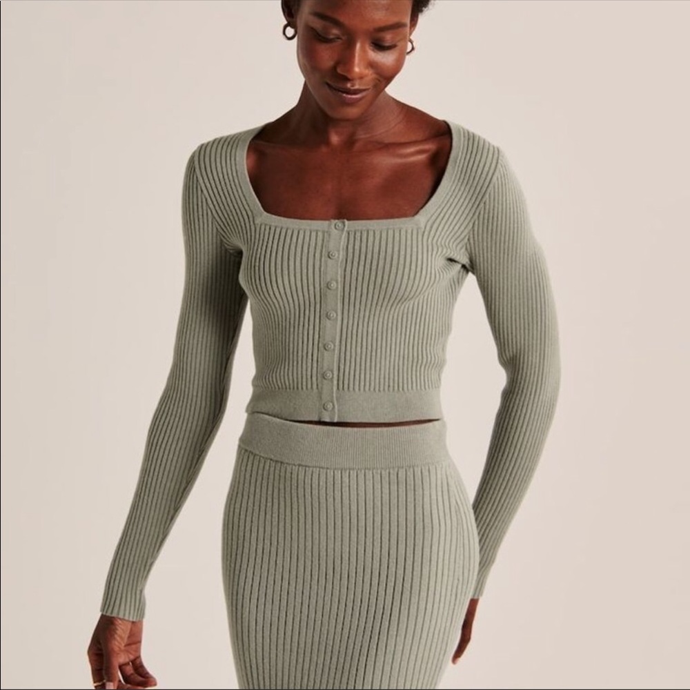 *SOLD* Abercrombie & Fitch Sweater